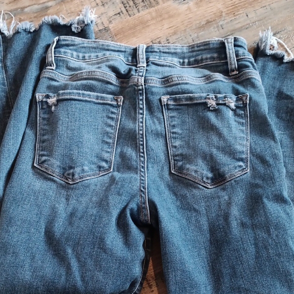 High-Rise Women’s Blue Flare Jeans with Button-Fly - Picture 4 of 4